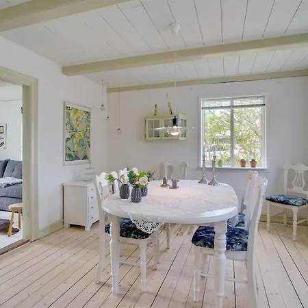 Nevis - 1-5km From The Sea By Interhome Feriehus